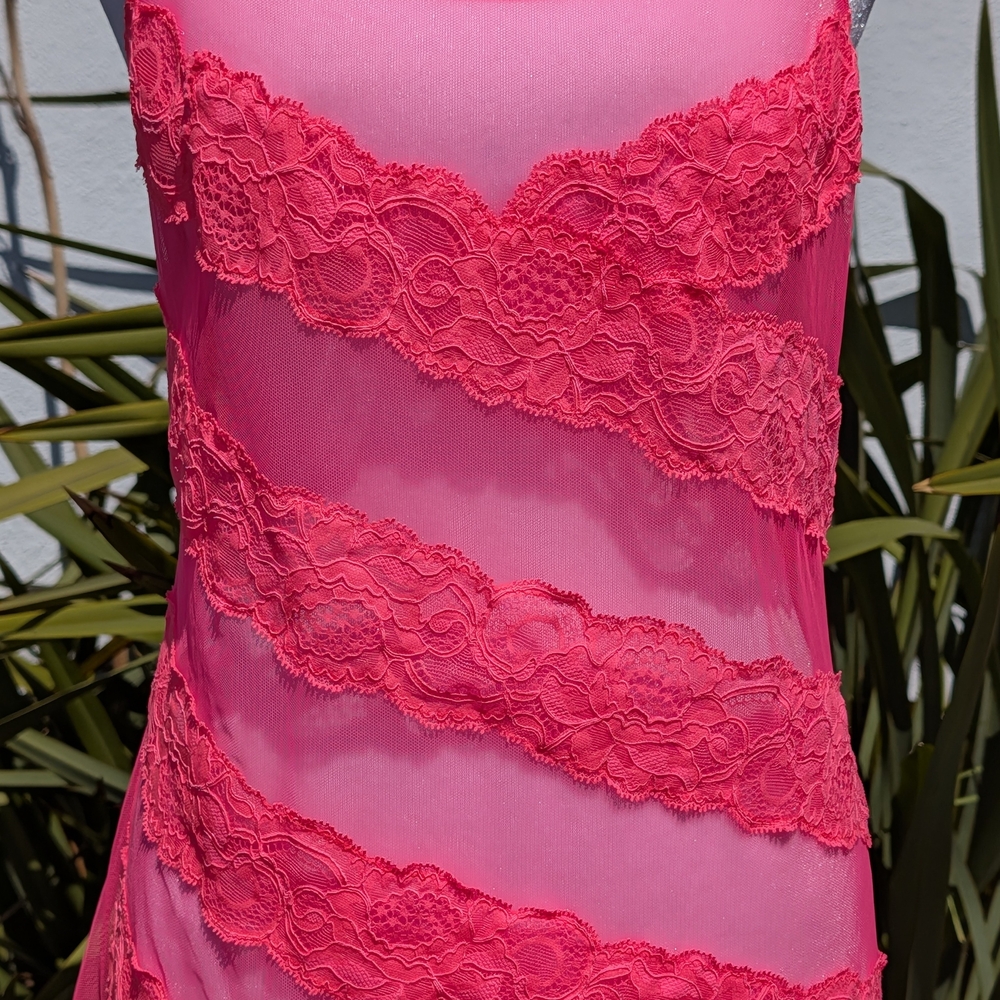 VTG Victoria’s Secret Hot Pink Lace Mesh Asymmetrical Babydoll Slip Size Small - Picture 5 of 8